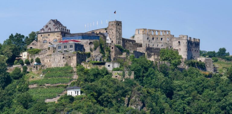 Ultimate Burg Rheinfels Guide: Hike Your Way to Adventure