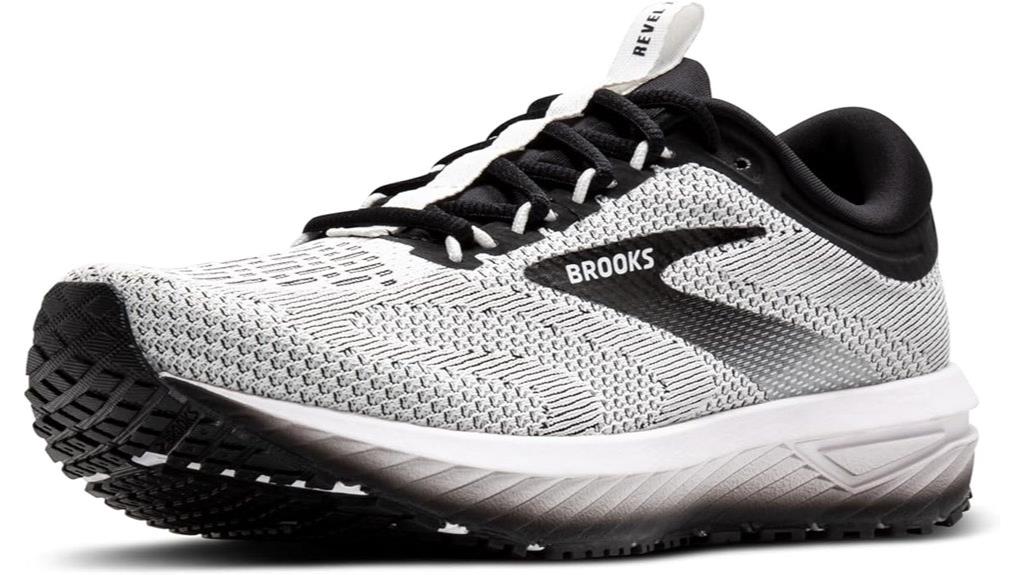 brooks revel 7 sneakers
